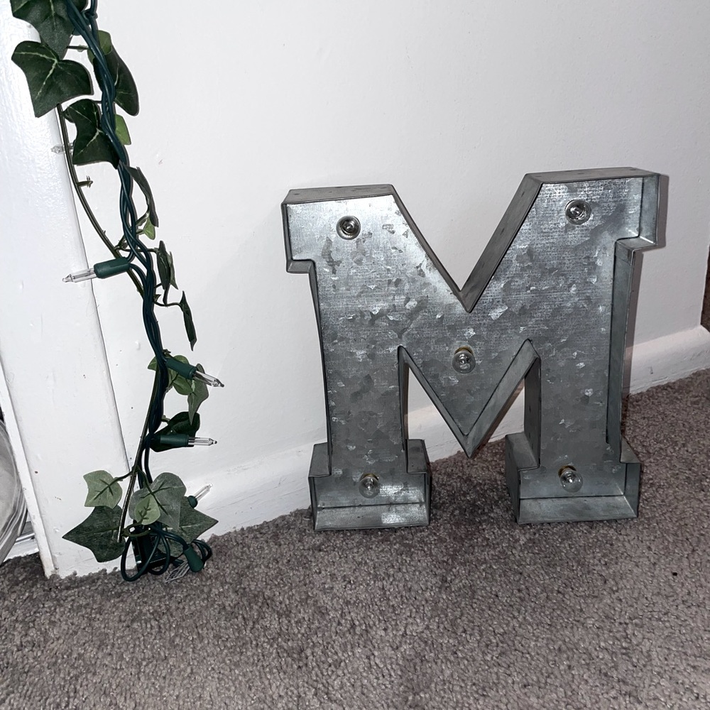 M light up wall decor